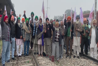 Farmers stopped the trains in protest against the state and central government