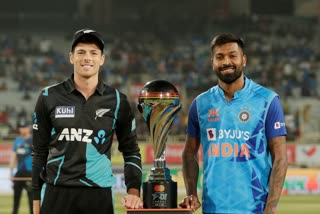 IND VS NZ  India vs New Zealand  India vs New Zealand second t20 toss  ഇന്ത്യ vs ന്യൂസിലന്‍ഡ്  India vs New Zealand second t20 toss  ടി20 പരമ്പര  മിച്ചല്‍ സാന്‍റ്‌നര്‍  ind v s nz toss