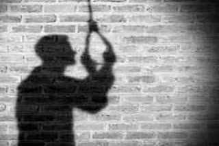two-sons-along-with-their-father-committed-suicide-in-nashik