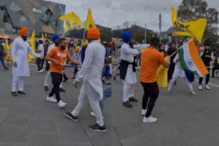 Khalistanis attack people standing with tricolor, 5 injured, watch video