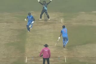 IND VS NZ  Washington Sundar Sacrifices Wicket for Suryakumar  Washington Sundar  Suryakumar Yadav  IND VS NZ 2nd T20  india vs new zealand  ഇന്ത്യ vs ന്യൂസിലന്‍ഡ്  വാഷിങ്‌ടണ്‍ സുന്ദര്‍  സൂര്യകുമാര്‍ യാദവ്  സൂര്യയ്‌ക്കായി വിക്കറ്റ് ത്യജിച്ച് സുന്ദര്‍