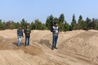 Dump Illegal Sand Seized At Khunti