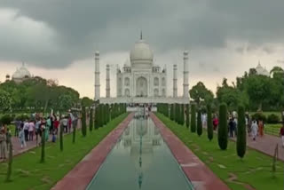 tourists-raised-demand-to-improve-online-ticket-system-at-taj-mahal-and-other-monuments-in-agra
