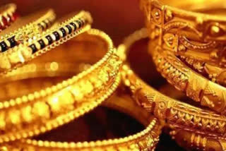 Bank Officer Cheated With Fake Gold In East Godavari