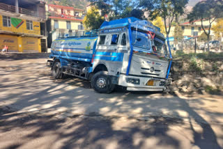 Oil tanker accident near Shamrod school in Nauni Solan