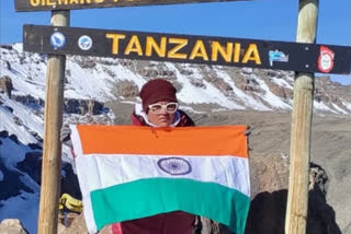 Ritu hoisted tricolor on Kilimanjaro