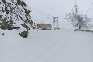 GIRL STUDENTS REACHED SCHOOL AMID SNOWFALL IN KAZA LAHAUL SPITI HIMACHAL