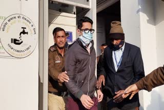 air india urination case: એર ઈન્ડિયા પેશાબ કાંડમાં શંકર મિશ્રાને જામીન મળ્યા, પટિયાલા હાઉસ કોર્ટે આપ્યો ચુકાદો