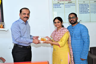 Hyderabad devotee donates gold Lotus to Sai Baba temple