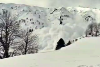 Massive avalanche hits Afarwat peak in Gulmarg, rescue operation underway