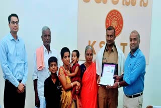 Driver Manjunath is honored by KSRTC