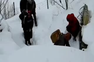 Snow disrupts normal life in Lahaul Spiti  മഞ്ഞിലുറഞ്ഞ് ഹിമാചല്‍  ലാഹൗള്‍ സ്‌പിതിയില്‍ കുടിനീരിനായി നൊട്ടോട്ടം  താപനില മൈനസ് 20  ഷിംല വാര്‍ത്തകള്‍  ഷിംല പുതിയ വാര്‍ത്തകള്‍  ഹിമാചലില്‍ കനത്ത മഞ്ഞ്  മഞ്ഞ് വീഴ്‌ച  snow fall in Himachal  Himachal news updates  latest news in Himachal  മഞ്ഞിലുറഞ്ഞ ഹിമാചല്‍ ദൃശ്യങ്ങള്‍