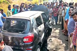 two-people-died-after-a-car-caught-fire-in-kannur