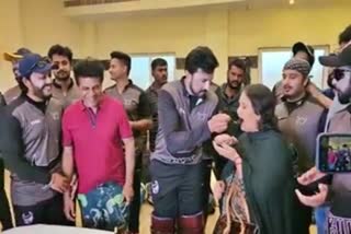 Hattrick hero Sivannacut the cake for Kiccha