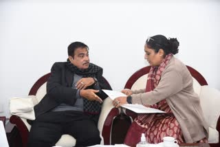 Ritu Khanduri met Nitin Gadkari