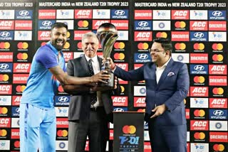 Hardik pandya first indian player to score 4000 plus runs and 100 plus wickets t20 tournament