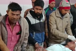 deadly attack on youth by axe in Jhalawar, admitted in hospital in serious condition