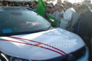 Chief minister Sukhvinder Singh Sukhu flags off new electrical vehicles in Shimla on Friday.