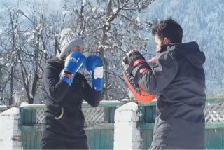 Kashmir Children's Practice Martial Arts In Snow