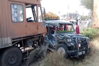 accident-near-ghatanatti-cross-in-athani-taluk