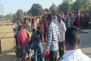 http://10.10.50.75//jharkhand/05-February-2023/jh-lat-accident-two-killed-visual-jh10010_05022023173122_0502f_1675598482_997.jpg
