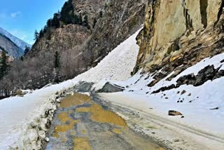 Avalanche in Shinku LA Pass in Lahaul Spiti