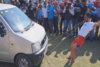 Kila Raipur Sports Fair : The young man pulled the car with his teeth