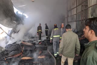 fire in wooden godown in Ghaziabad