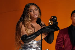 Beyoncé breaks Grammy record, is now most-decorated artist