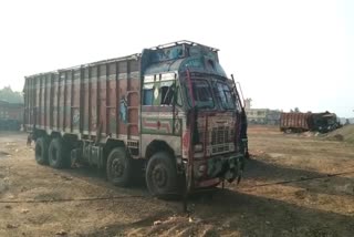 Illegal sand load truck seized in Dumka