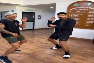 Dhawan and Iyer Dance Video : શિખર ધવન-શ્રેયસ ઐયર 'બેબી કેલમ ડાઉન' ગીત પર કર્યો ડાન્સ, જુઓ વીડિયો