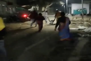 ujjain grp police beat up auto driver