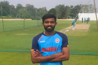 Talk about Ashwin, the 21-year-old started beaming. Mahesh has generated curiosity among Indian players as well. "Today I got blessings from my idol. I have always wanted to bowl like him. When I am met him as he was entering the nets, I touched his feet and sought his blessings. He hugged me and then asked what exactly am I bowling to the Australians," he said.