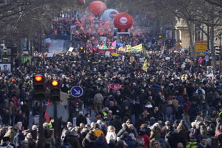 Protests continue in France