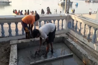 Ganga Arati at Baja Kadamtala Ghat ETV BHARAT