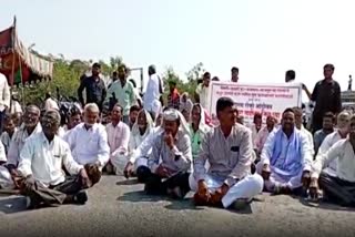 Vigorous Agitation by Nanded Border Area Villagers for Road; Demand for Inclusion in Telangana