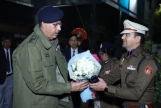 delhi commissioner met policemen