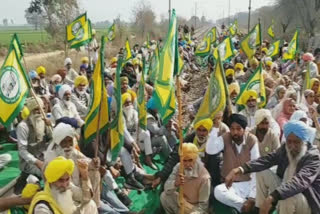 Farmers blocked the railway line in Mansa