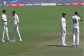 Jadeja Applies Ointment on sore finger