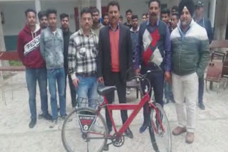 Students in Pathankot prepared a bicycle without a chain