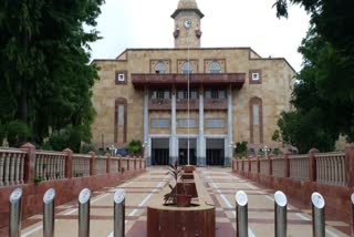 Gujarat University : ગુજરાત યુનિવર્સિટી ફરી વિવાદમાં, સમાજકાર્ય વિભાગમાં ગેરરીતિ મામલે ફરિયાદ