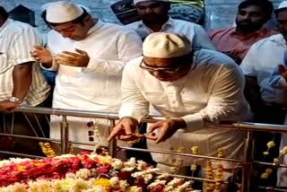 CM Ibrahim shed tears in the dargah