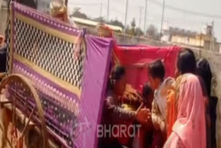 Chhattisgarh groom rides back to home with bride in bullock cart to revive old-age tradition