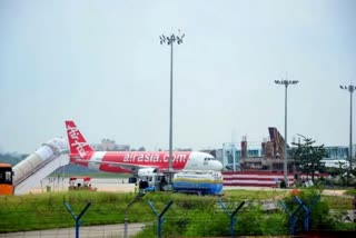 air asia flight tyre found cracked  air asia flight  flight tyre found cracked  air asia  air asia flight stopped  air asia flight service stopped  എയർ ഏഷ്യ  എയർ ഏഷ്യ ബെംഗളൂരു പൂനെ വിമാനം  വിമാനത്തിന്‍റെ ടയർ പൊട്ടിയ നിലയിൽ  ബെംഗളൂരു റൺവേ  ബെംഗളൂരു പൂനെ വിമാനം എയർ ഏഷ്യ  ബെംഗളൂരു പൂനെ വിമാനം  എയർ ഏഷ്യ സർവീസുകൾ  ഫ്ലൈറ്റ് റെഗുലേറ്റർ  ഡയറക്‌ടറേറ്റ് ജനറൽ ഓഫ് സിവിൽ ഏവിയേഷൻ  ഡിജിസിഎ  dgca  Directorate General of Civil Aviation