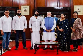PM hosts dinner for Kannada stars
