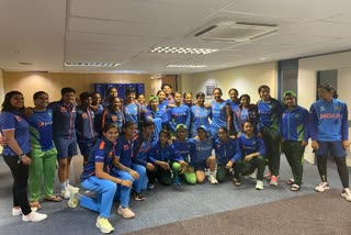 ndia pakistan players hugs each other after match t20 women world cup