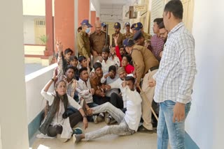 NSUI workers protest in jabalpur