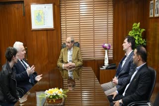 hungarian-delegation-meets-amu-vice-chancellor