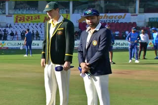 Australia won the toss opt to bat  India vs Australia 2nd Test  India vs Australia Test 2023  Australia tour of India 2023  Arun Jaitley Stadium Delhi  ಭಾರತ ಆಸ್ಟ್ರೇಲಿಯಾ ಎರಡನೇ ಟೆಸ್ಟ್  ಟಾಸ್​ ಗೆದ್ದ ಆಸೀಸ್​ ತಂಡ ಬ್ಯಾಟಿಂಗ್​ ಆಯ್ಕೆ  ನಾಲ್ಕು ಪಂದ್ಯಗಳ ಟೆಸ್ಟ್ ಸರಣಿ  ದೆಹಲಿಯ ಅರುಣ್ ಜೇಟ್ಲಿ ಕ್ರೀಡಾಂಗಣ  ಟೆಸ್ಟ್ ಸರಣಿಯ ಎರಡನೇ ಪಂದ್ಯ  ಚೇತೇಶ್ವರ ಪೂಜಾರ್​ಗೆ 100 ಟೆಸ್ಟ್​​​ ಪಂದ್ಯ  ದೆಹಲಿ ಟೆಸ್ಟ್‌ನಲ್ಲಿ ಟೀಂ ಇಂಡಿಯಾ ಗೆಲುವು  ಭಾರತ ತಂಡ ಎರಡನೇ ಟೆಸ್ಟ್‌ನಲ್ಲಿ ಗೆಲುವು