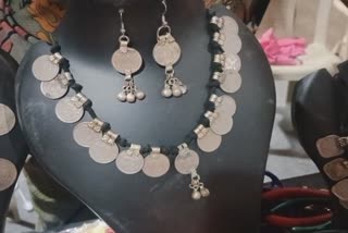 make jewelery out of minted coins